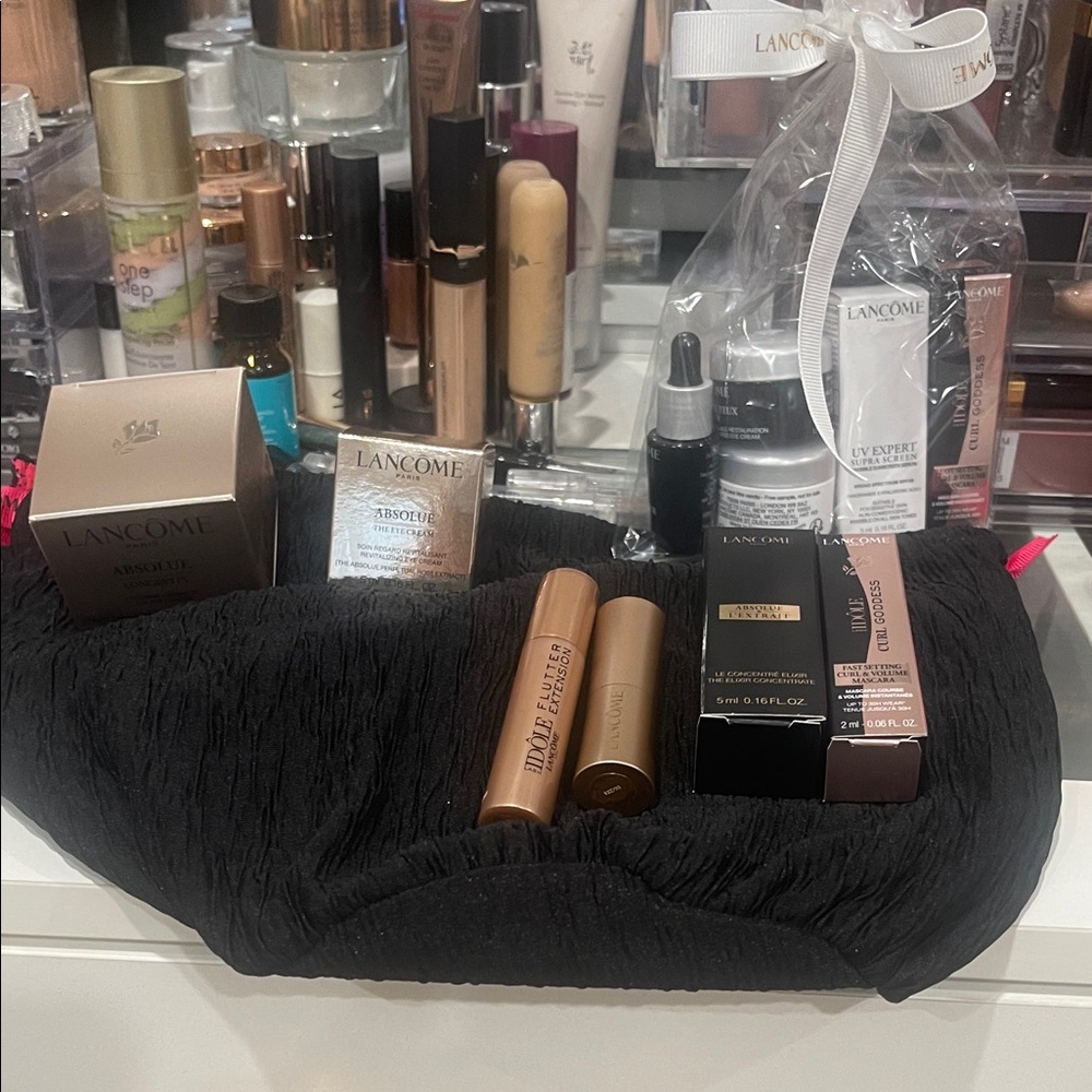 12 item Lancôme bundle Black Cosmetic Pouch with Assorted Makeup ⭐️⭐️⭐️⭐️⭐️